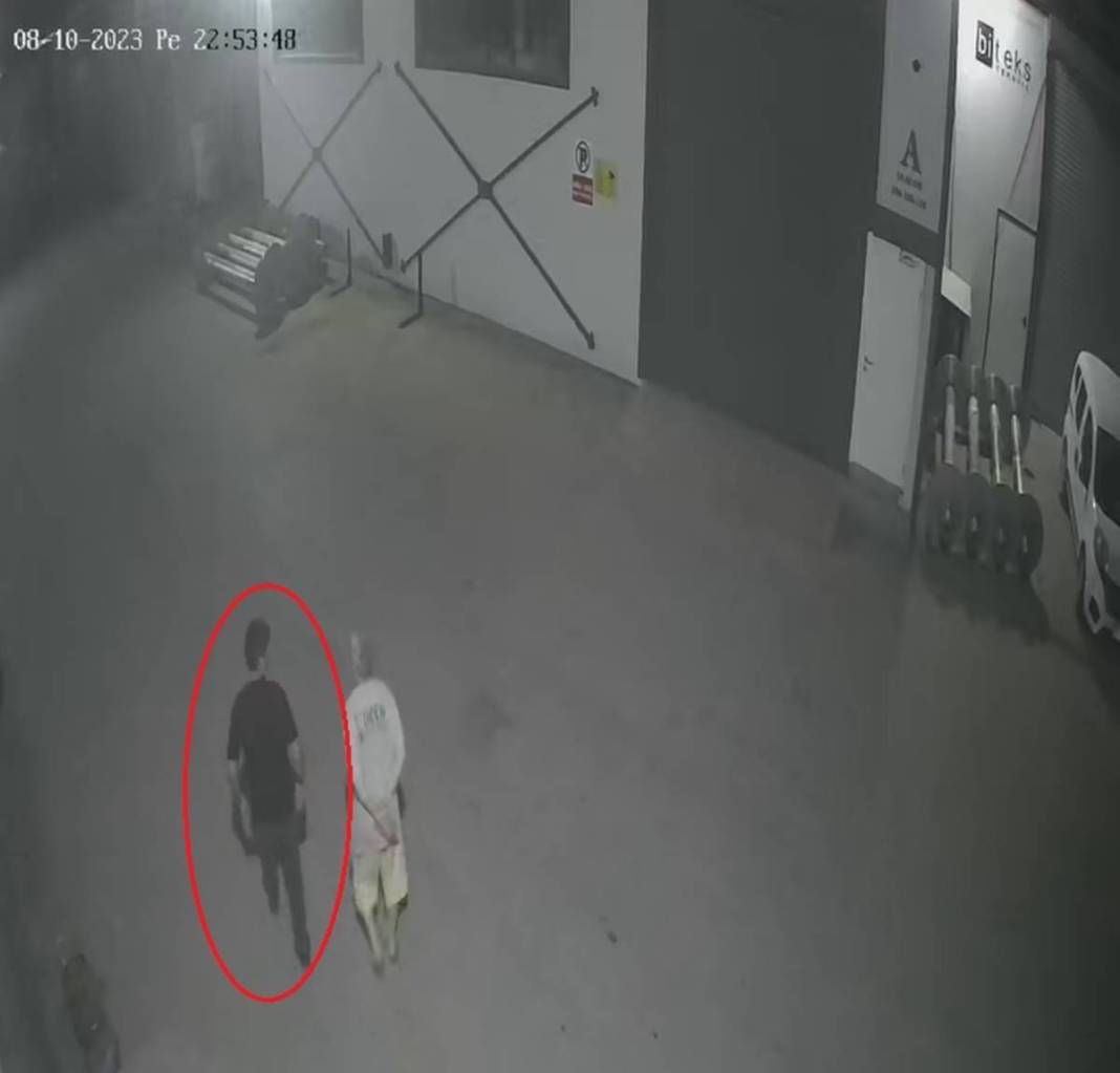 3 dakika önce sağlam girdiği işyerinde yarı çıplak baygın bulundu: Üzerine toka bırakılmıştı! Hastanede yaşamını yitirdi 11